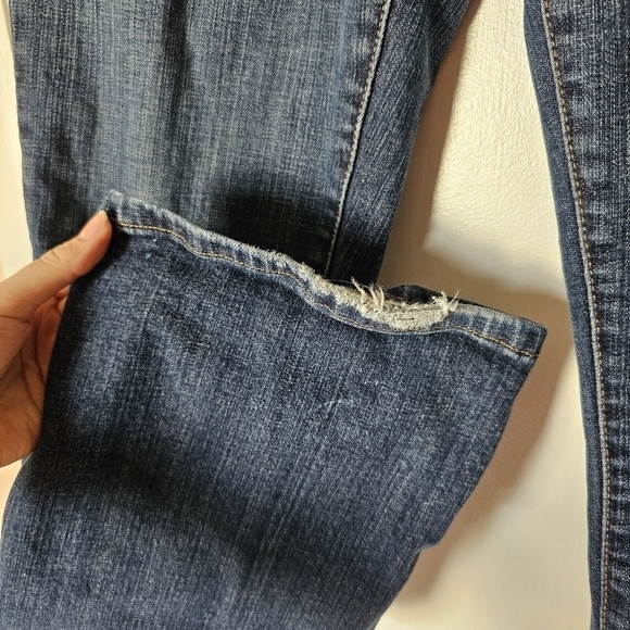 Levi's 515 bootcut tall dark-wash distressed mid-rise stretchy jeans Size 12L - Picture 3 of 6